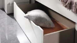 Bed Butiken Met Gestoffeerd Hoofdbord -Karlsson Winkel Bed Butiken met gestoffeerd hoofdbord alpine wit 2