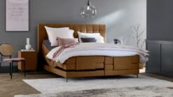 Boxspring Jade Verstelbaar Met Gestoffeerd Matras -Karlsson Winkel Boxspring Jade verstelbaar met gestoffeerd matras cognac 2