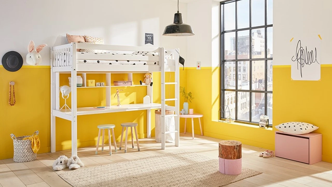 Hoogslaper Kris Met Bureau En Opzet 1 Hoogslaper Kris Met Bureau En Opzet